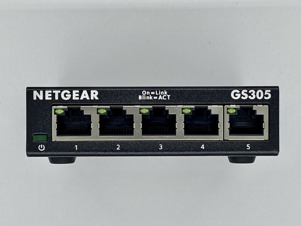 NETGEAR スイッチングハブ GS305 正面